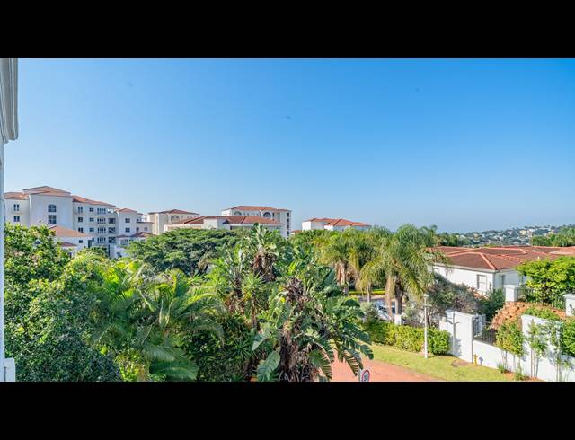 4 BEDROOM APARTMENT FOR SALE IN LA LUCIA